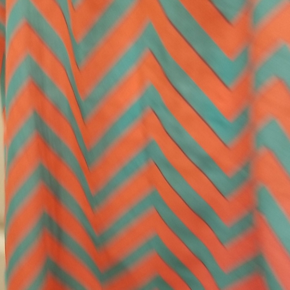 Top - Picture 2 of 4